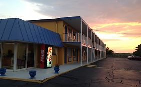 Belmont Inn & Suites